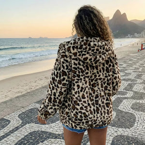 Casaco De Oncinha Com Capuz