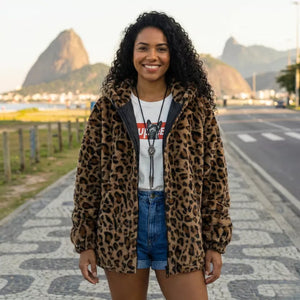 Casaco De Oncinha Com Capuz