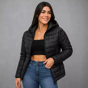 Jaqueta Puffer Feminina Com Capuz Mulher Usando