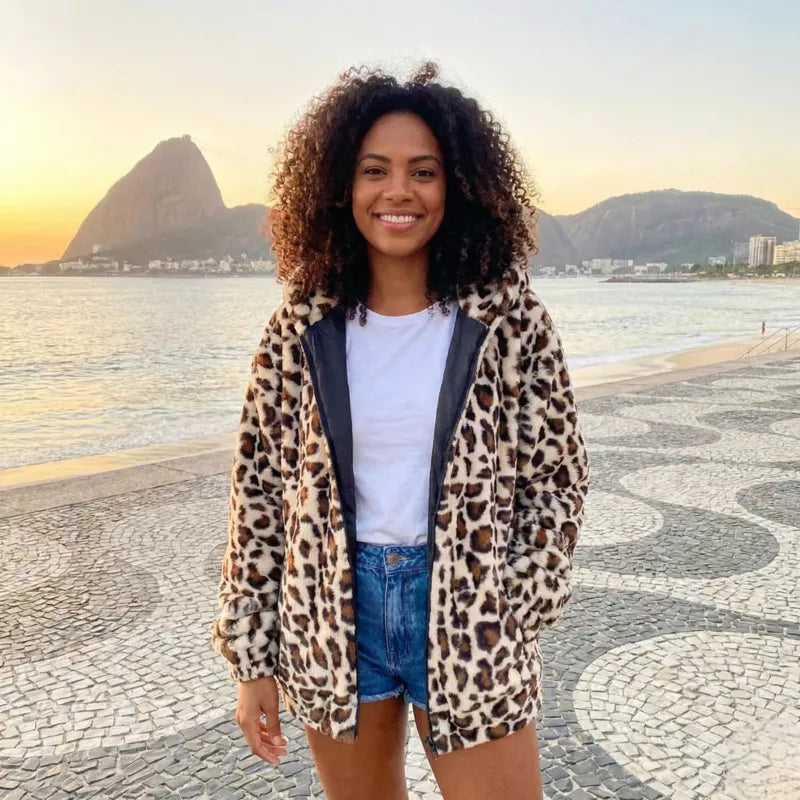 Casaco De Oncinha Com Capuz