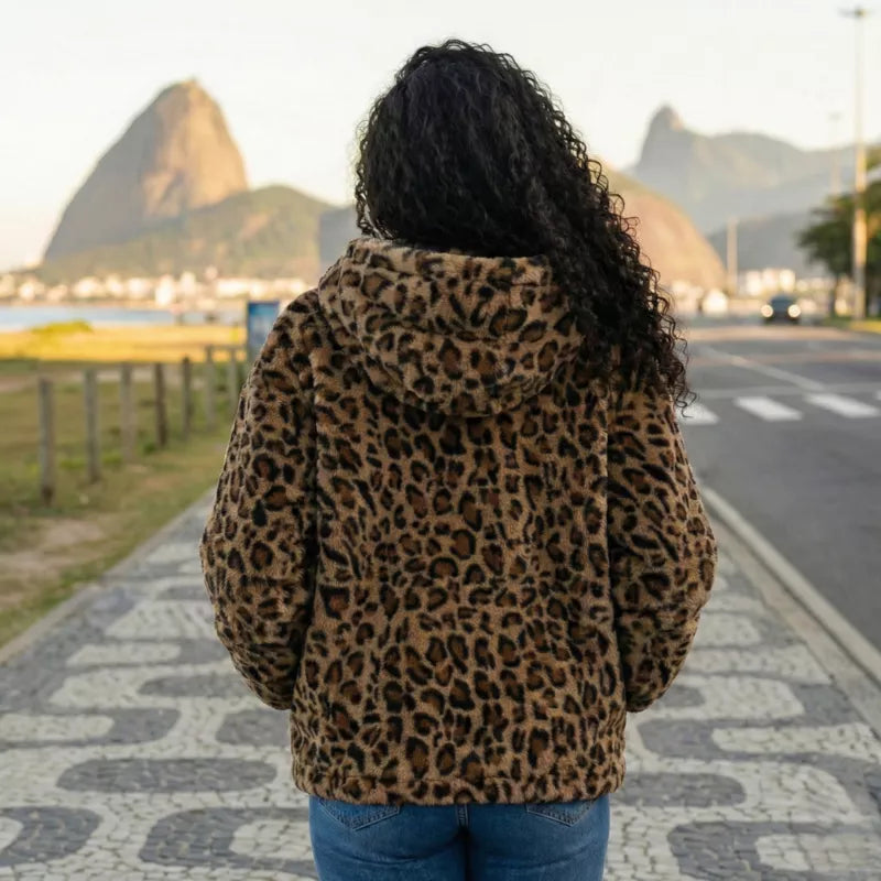 Casaco De Oncinha Com Capuz